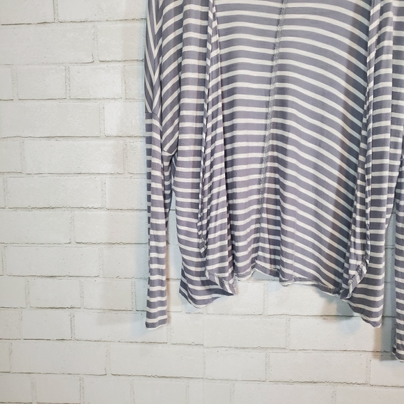 ✔️Aeropostale lightweight stripe cardigan - Picture 10 of 13